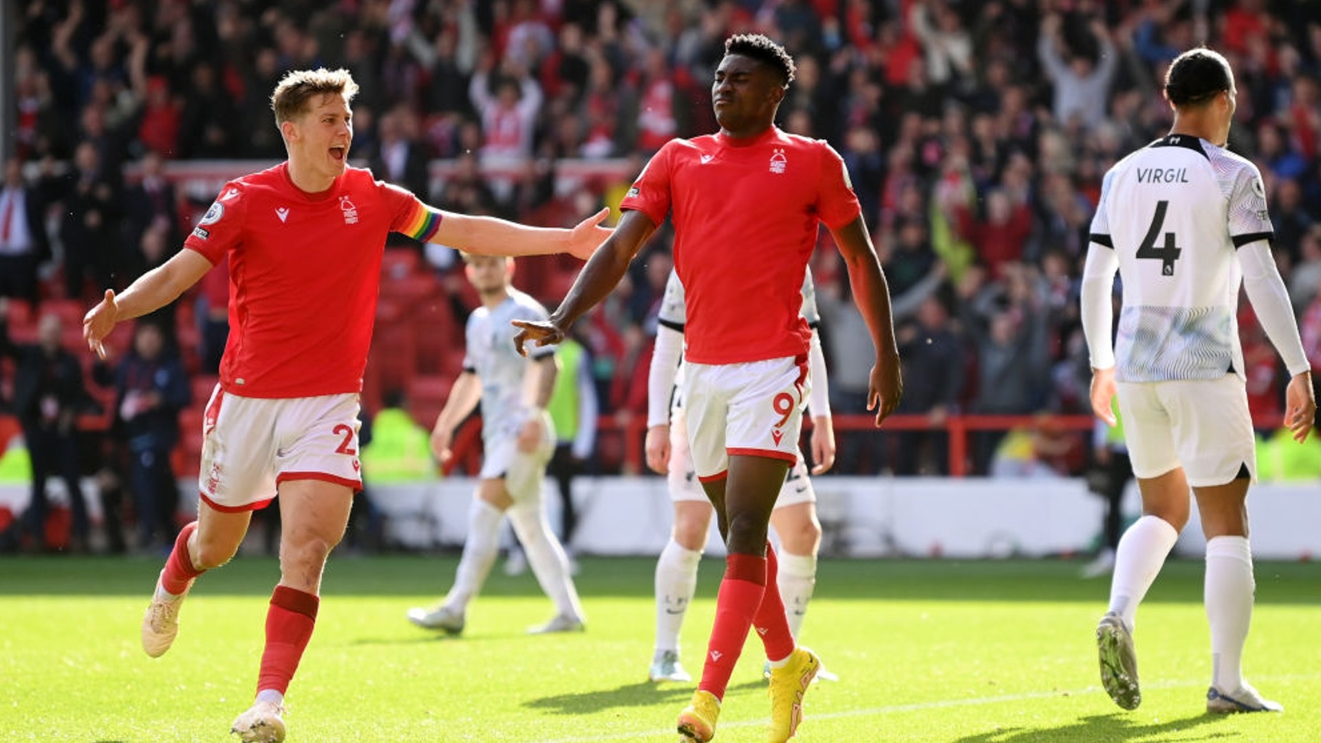 洞的背后 洞的背后