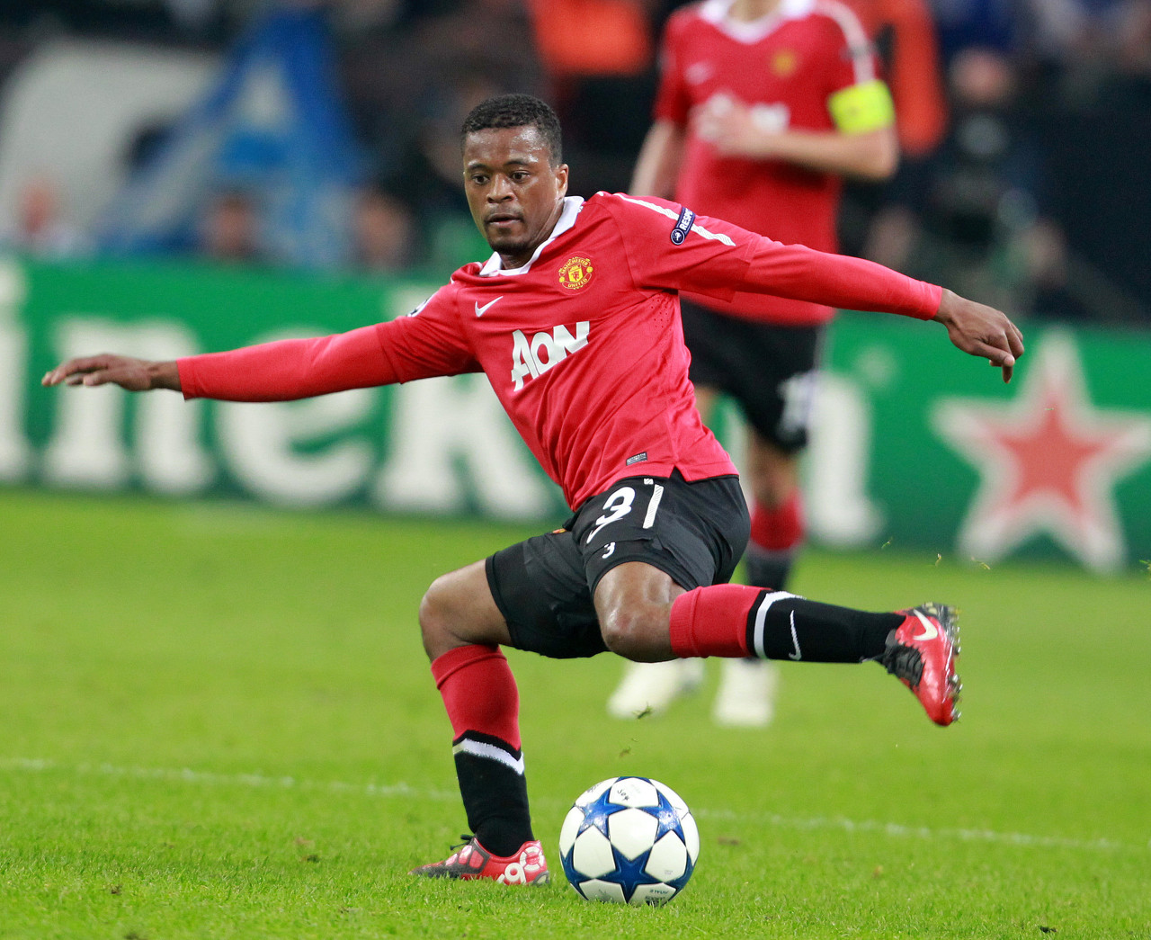 强调团队合 强调团队合